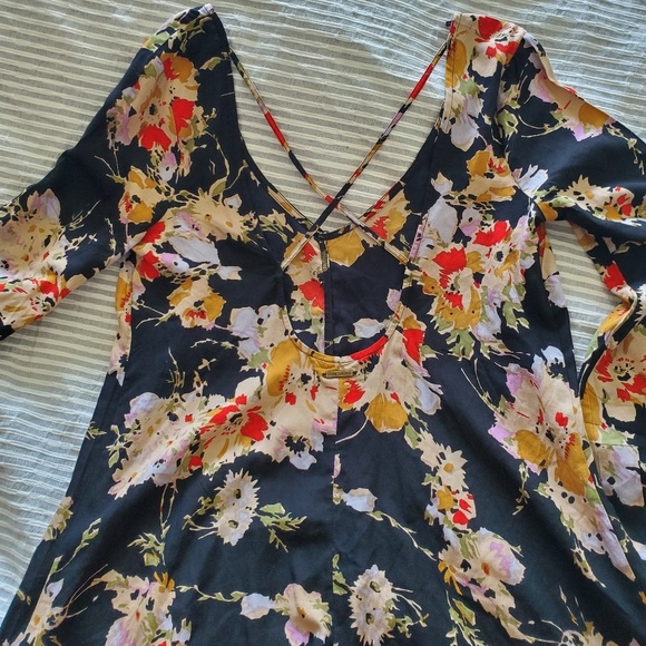 Floral Romper - Picture 3 of 5